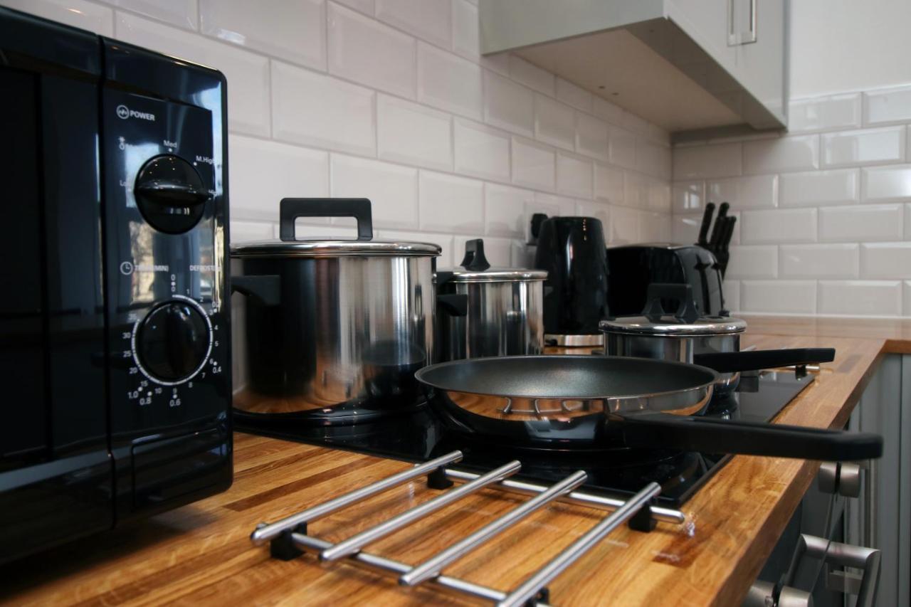 No 49 City Apartments, Perfect For Business And Leisure Stays, 10 Min Drive Into City Centre, Easy Access To Local Transport, 1Br And 2Br Available, Free Parking Cardiff Exteriör bild